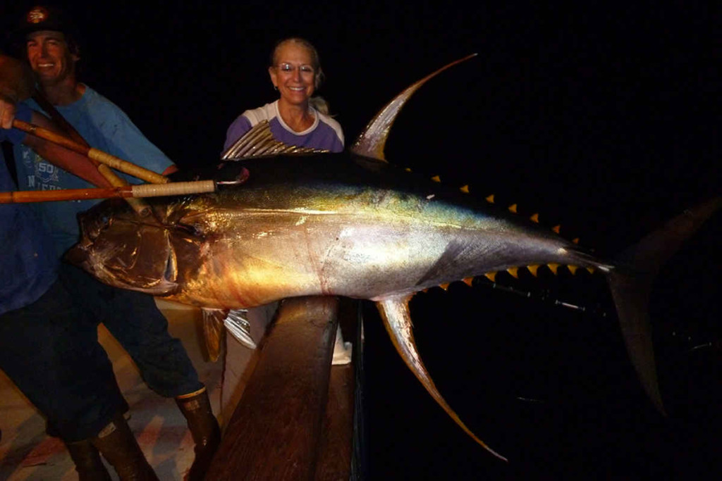 night time yellowfin tuna fishing